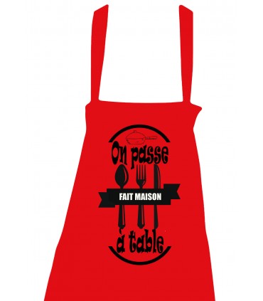 TABLIER ROUGE ON PASSE A TABLE C2