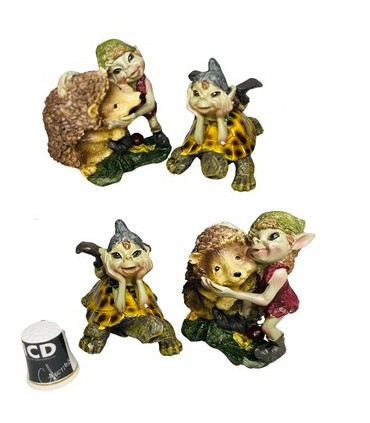 ELFE AVEC ANIMAUX SET DE 4 H.8.5CM