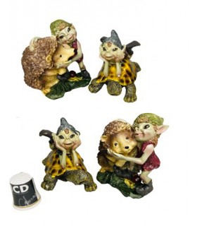 ELFE AVEC ANIMAUX SET DE 4 H.8.5CM